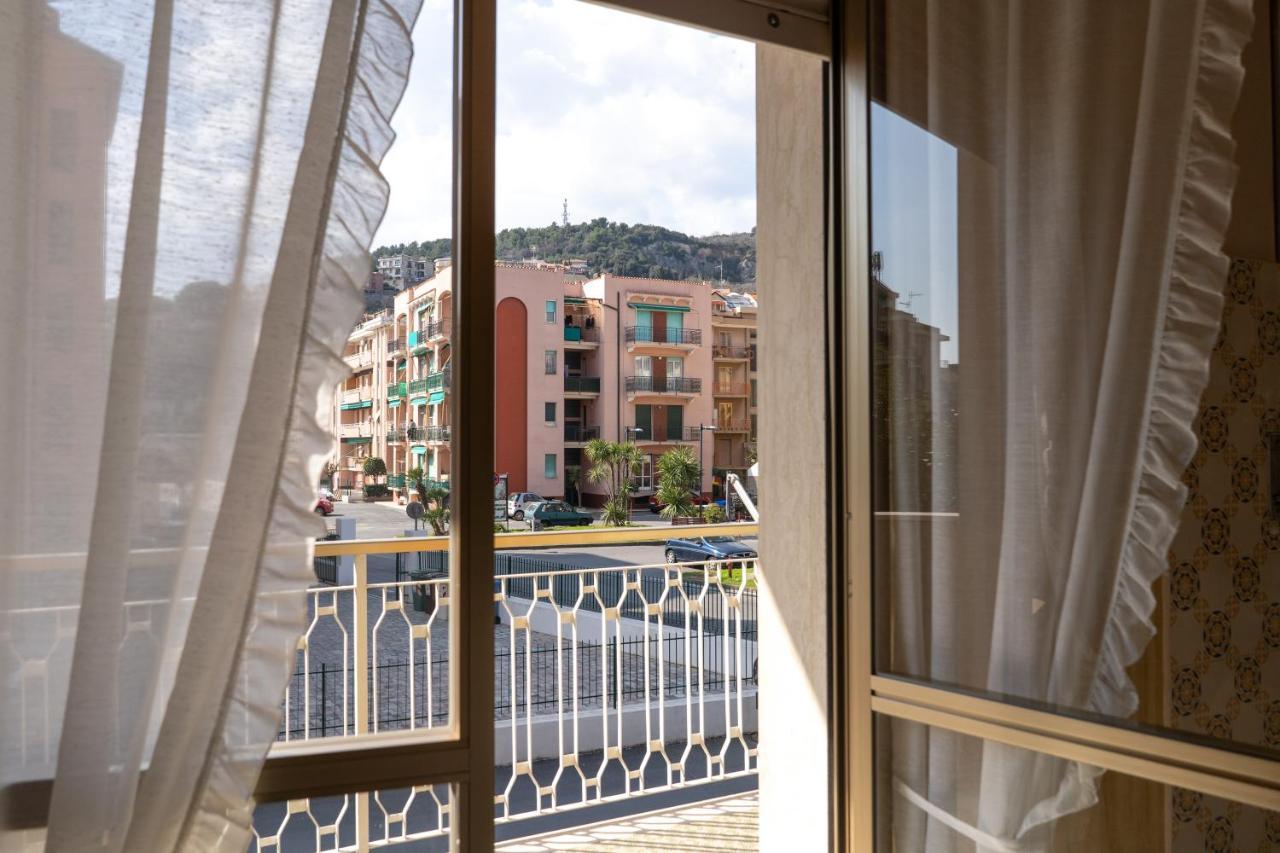 Pietra Ligure Downtown Convenience -Free Parking Daire Dış mekan fotoğraf